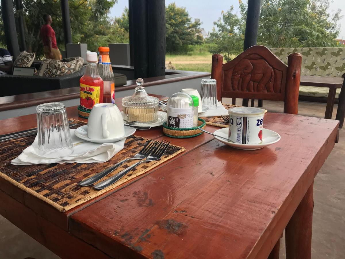 Enshama Game Lodge And Campsite Katunguru Luaran gambar